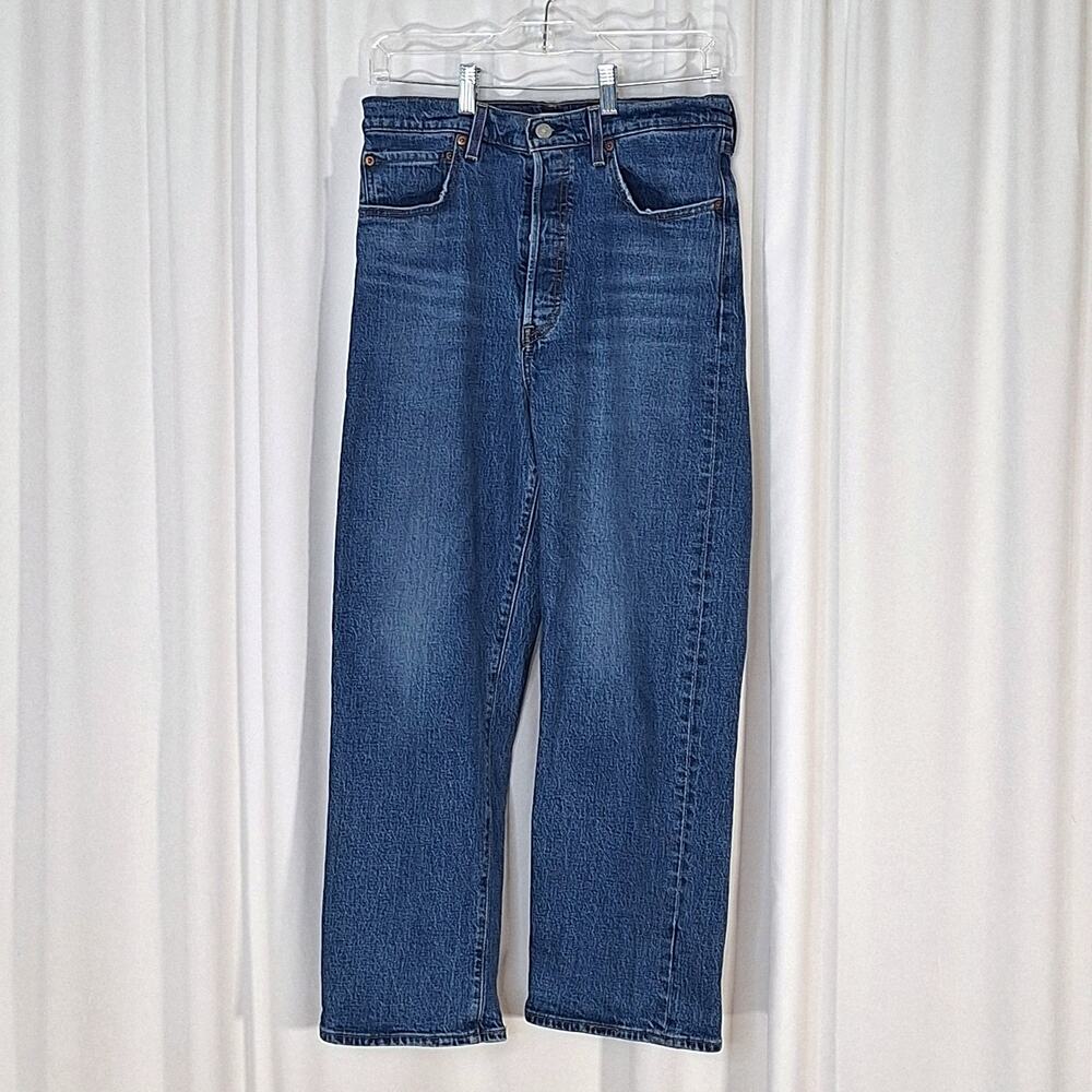 Levi’s Ribcage Straight Jeans Women’s 31 Medium Wash High Rise Button Fly Mom